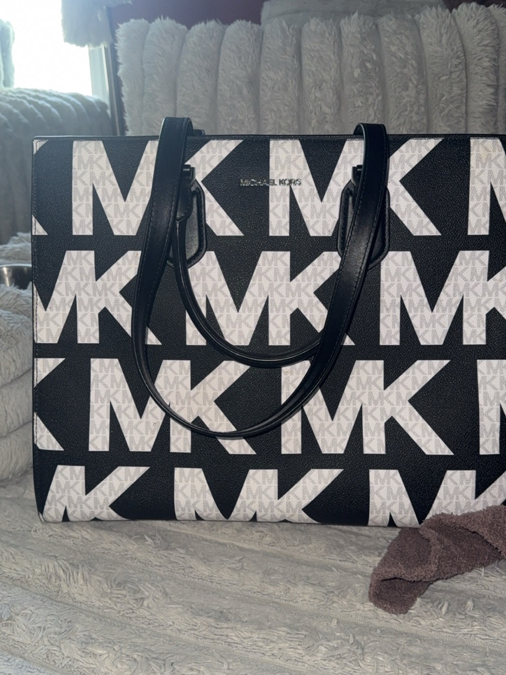 Michael Kors Logo Large Tote Handbag Purse - Picture 2 of 7